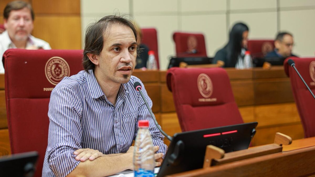 Urge ley de protección a periodistas ante ola de violencia