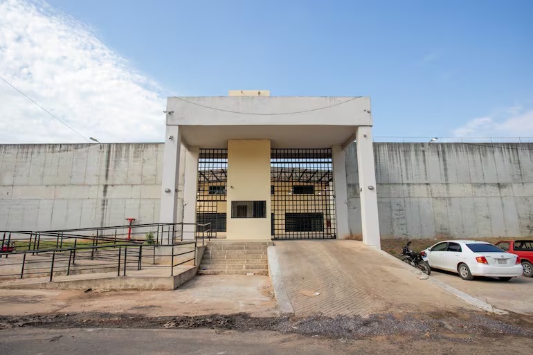 Ministerio desmiente denuncias sobre falta de atención en la nueva penitenciaría de Emboscada