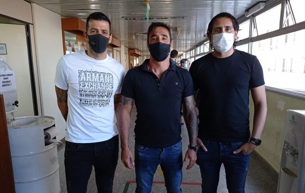 Rechazan suspensión y se reprograma juicio contra acusados de estafa a exfutbolistas