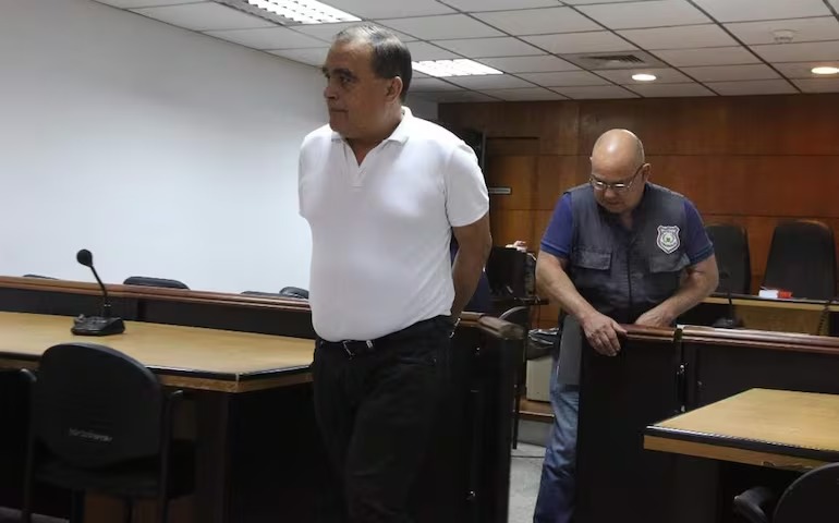 Ordenan captura del exintendente de Lambaré por presunta corrupción en el SENAVE