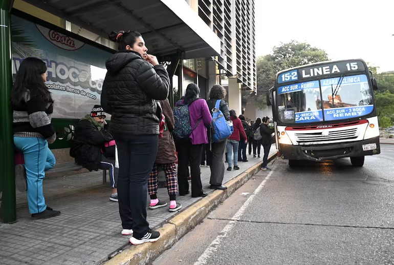 Transporte interno en Asunción está al borde del colapso