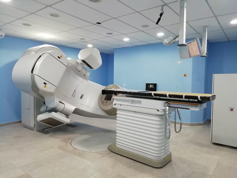 Pacientes reclaman con urgencia falta de equipos de radioterapia