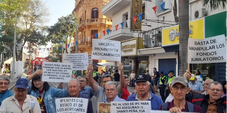 Los jubilados desafían al titular del IPS a un debate técnico