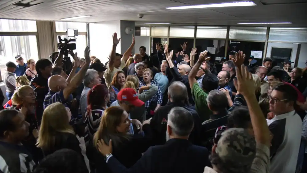 Jubilados municipales anuncian manifestación para exigir pagos