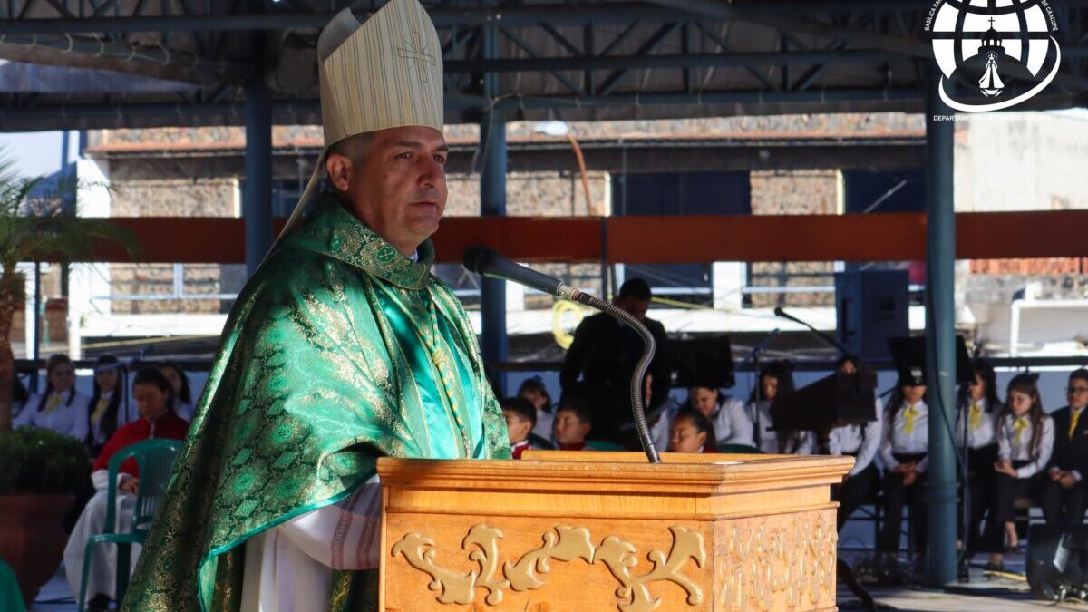 Obispo pide no caer en el “figuretismo” y consumismo en las fiestas
