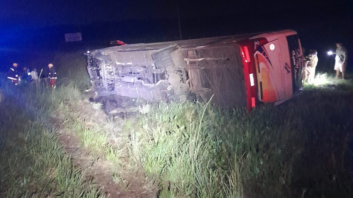 Tragedia en la ruta 2: vuelco de colectivo deja f4llecidos y heridos