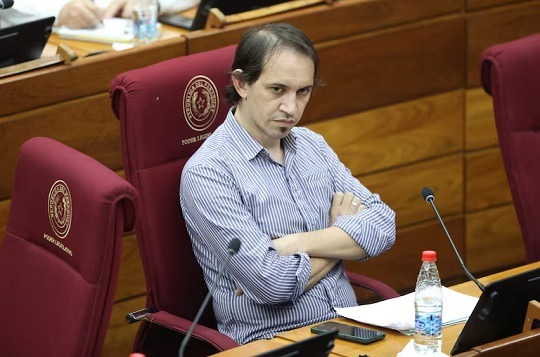 Debate sobre expresiones del presidente y el rol de la prensa