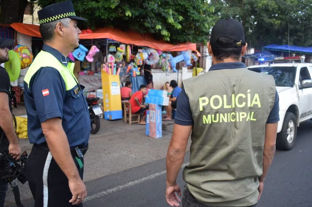 Policía garantiza seguridad durante masivas compras por Reyes