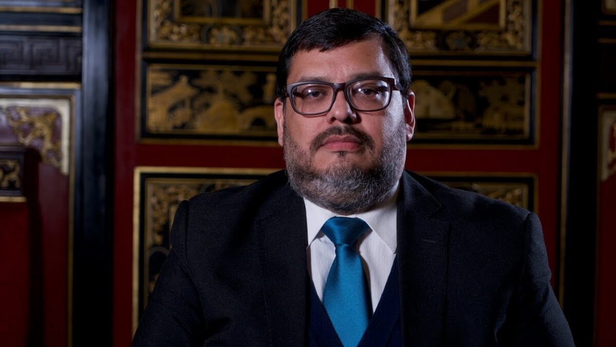 La historia se debate, pero los hechos no se niegan