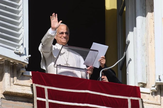 Desarmar el corazón para construir la paz es el pedido de León XIV