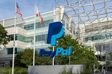 PayPal explora opciones estratégicas tras desplome bursátil del 46%