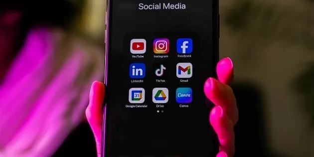 Grecia busca prohibir uso de redes sociales a los menores de 15 años
