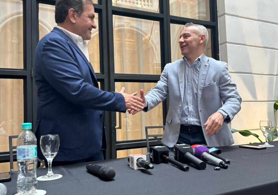 Acuerdo tras encuesta posiciona a Samaniego al frente