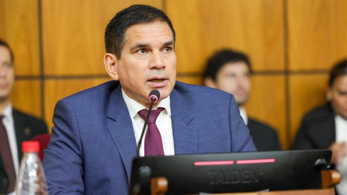 Baruja dará explicaciones hoy a senadores y diputados