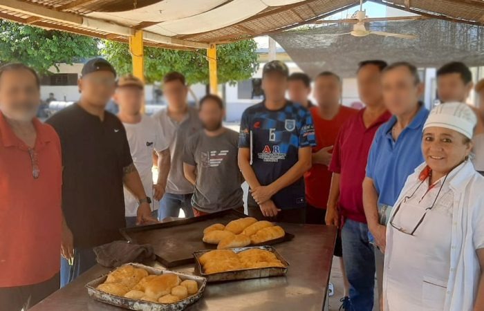 Panadería abre nuevas oportunidades de reinserción en Cnel. Oviedo