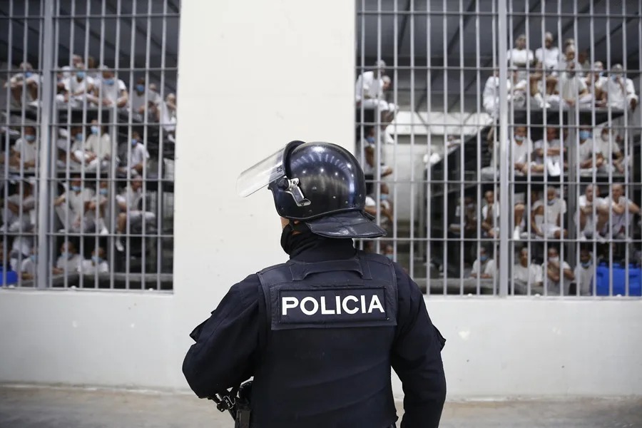Venezolano demanda a EE. UU. por deportación a cárcel salvadoreña