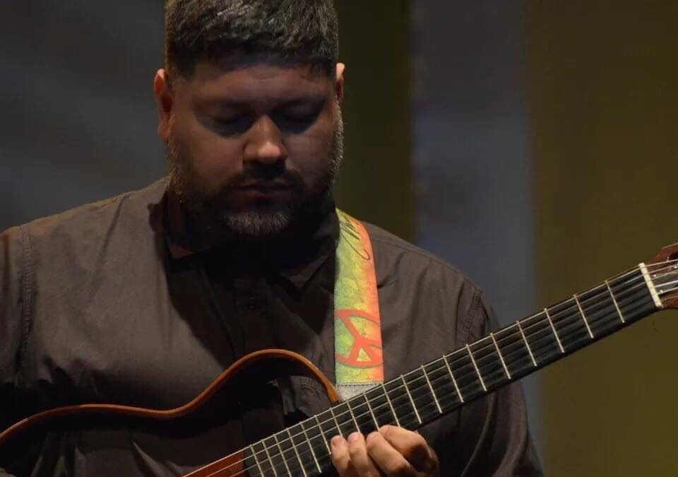 Echeverría: herencia musical y una pasión por las cuerdas paraguayas