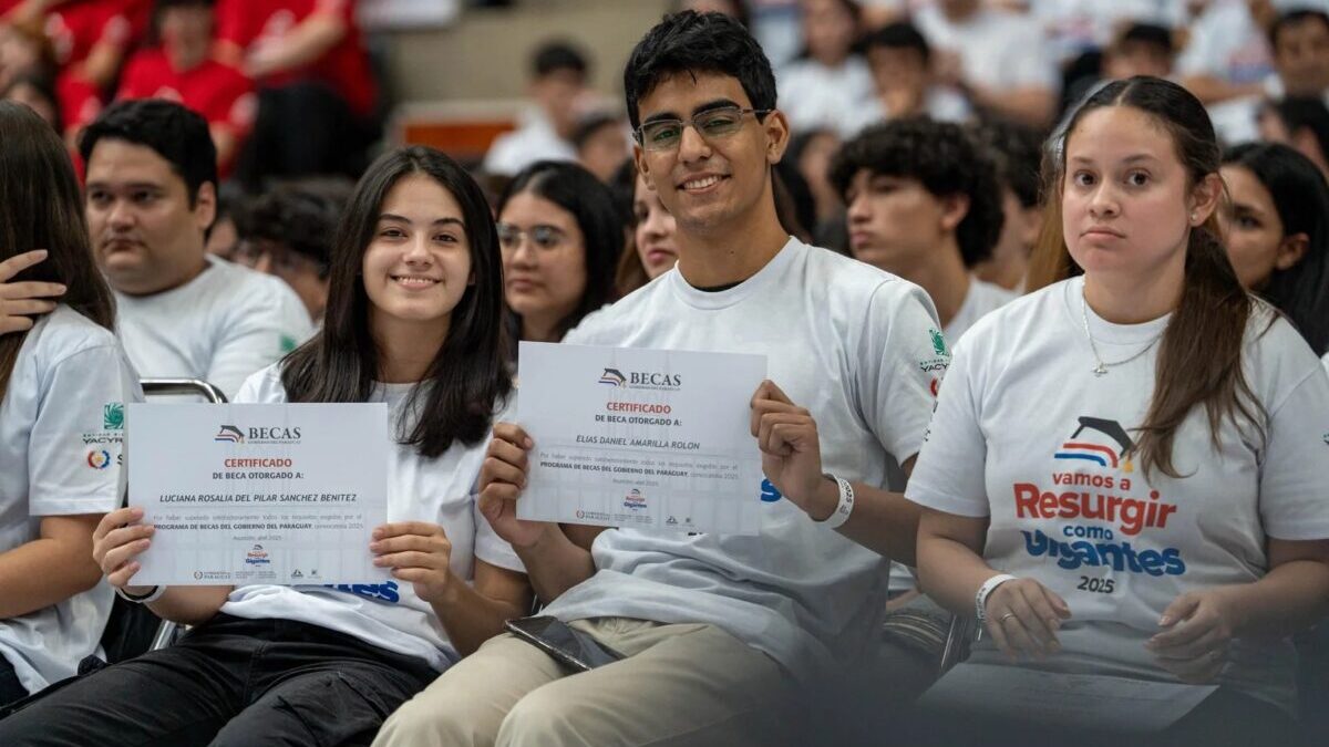MEC habilita periodo de renovación de becas para Educación Media 2026