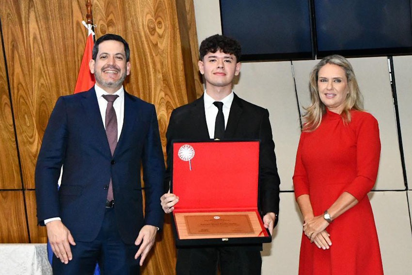 Legislativo hizo merecido reconocimiento a joven talento paraguayo